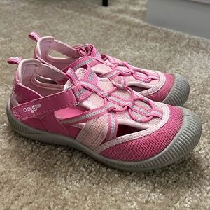 Oshkosh kids sandals size 12